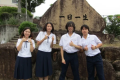 台南市家齊高中學生到日本廣島神辺旭高校短期留學2周，穿著該校為他們訂製的制服。圖／家齊女中提供 台南市家齊高中培養學生「全球移動力」，不僅與日本廣島姊妹校神辺旭高校定期互訪交流，也建立兩校學生「異地學習」機制，互派學生短期留學2周；並入住接待家庭，深入探索 ...(略)