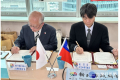 07-14 記者黃村杉／新北報導 新北市教育局今（14）日與日本魚津市教育委員會簽署教育合作備忘錄，正式啟動「中小學海外課堂交流計畫」，依序展開「線上交流、實地互訪、寄宿家庭」三階段合作，並結合教育、文化、觀光、體育等多元面向，打造學生與師長雙向交流平台， ...(略)