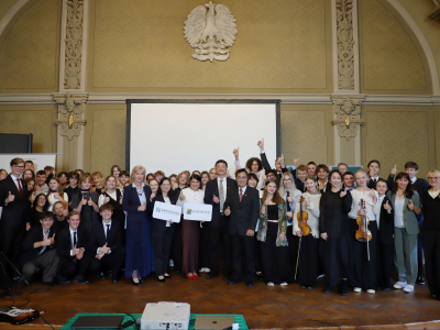 高市府團隊訪波蘭見證卡托維茲三中與仁武高中締結姊妹校(台灣新生報/何弘斌報導)高市副市長羅達生十一日率領高市府訪問團前往波蘭卡托維茲市，見證高雄市仁武高中與波蘭卡托維茲第三中學締結姊妹校，為高雄與波蘭的教育合作開啟嶄新里程碑；卡托維茲第三中學創立於一八七一 ...(略)