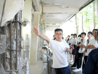 921地震教育園区で倒壊校舎を見学する南三陸高校の生徒ら921地震教育園区で倒壊校舎を見学する南三陸高校の生徒ら921地震教育園区で倒壊校舎を見学する南三陸高校の生徒ら921地震教育園区で保存されている倒壊校舎(朝日新聞社/台中=三浦英之報導)台湾を訪問中 ...(略)