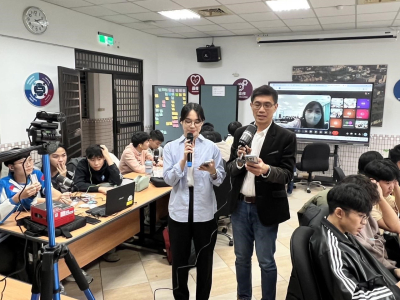 花蓮高中楊鵬耀校長致詞開場，由駐點花中的日台協會日語夥伴教師伊藤先生協助翻譯2026年日本國際教育旅行出訪前培訓與線上交流圓滿舉行，驗收這半年多來的準備成果。花蓮高中與三月中即將入校參訪的日本宮崎南高校進行線上分組交流，台灣時間下午2點、日本時間下午3點， ...(略)