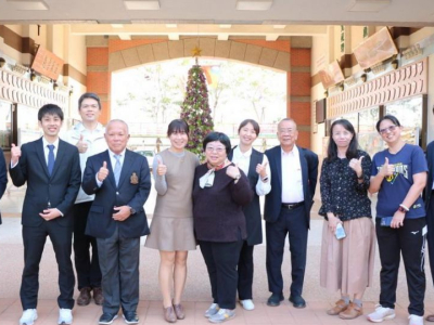 (三星傳媒/廖銘瑞報導) 屏東縣南榮國中與日本櫻花國際高等學校締結姊妹校已逾25年，雙方情誼深厚。今年4月20日，南榮國中將舉辦臺日實體交流活動，透過多元課程與藝文展演，共同展現跨國教育交流的豐碩成果。南榮國中吳淑惠校長（左五）帶領行政團隊與日本櫻花國際高 ...(略)