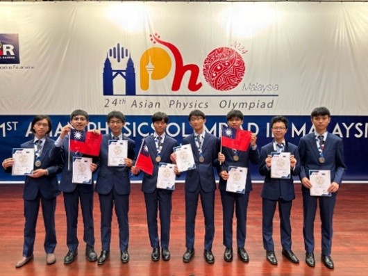 【News】Pride of Taiwan! Taiwanese Students Clinch 3 Golds & 5 Silvers at 2024 Asian Physics Olympiad in Malaysia